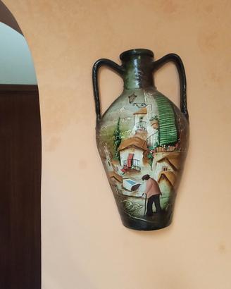 anfore decorate a mano e vari quadri 
