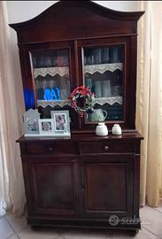 Credenza d'antiquariato con vetrinetta 