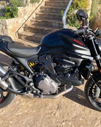 Ducati monster 937