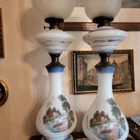 coppia di antiche lampade a petrolio in opalina, r