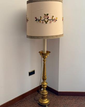 Lampada da terra classica in ottone con paralume
