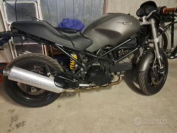 Ducati Monster 695 dep.