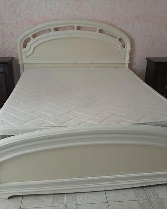 Letto matrimoniale completo dí materasso