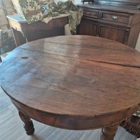 Antiquariato: tavolo rotondo + 6 sedie