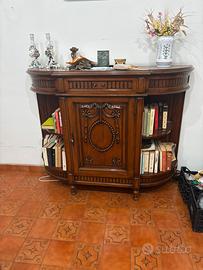 Libreria con anta chiusa