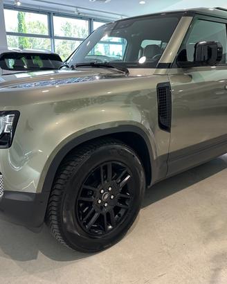 Land Rover Defender 110 3.0D I6 200 CV AWD Auto SE