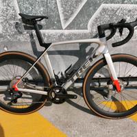 Bicicletta da corsa Trek Madone sl6 Taglia M/L Di2