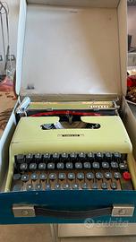Macchina da scrivete lettera 22 olivetti