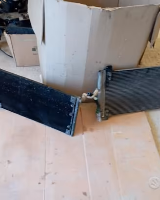 A radiatore aria condizionata Multipla Benz metano