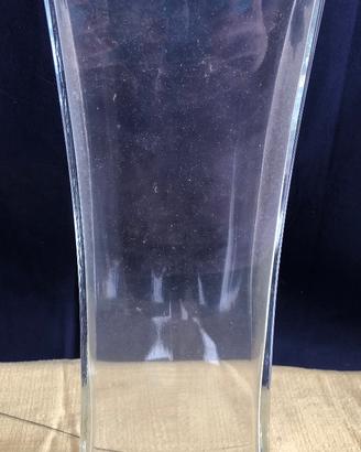 Vaso svasato in vetro spesso a base rettangolare