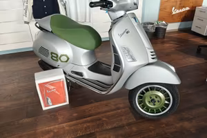 Vespa GTS 310 VESPA OTTANTESIMO EDIZIONE NUMERATA