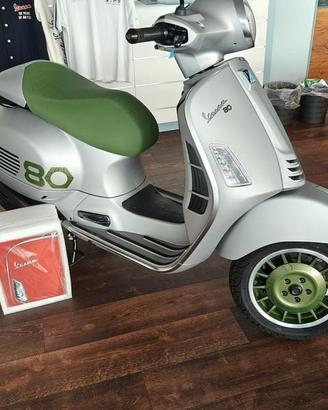 Vespa GTS 310 VESPA OTTANTESIMO EDIZIONE NUMERATA