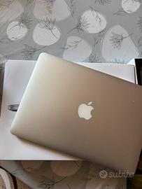Mac book pro early 2015 con schermo rotto