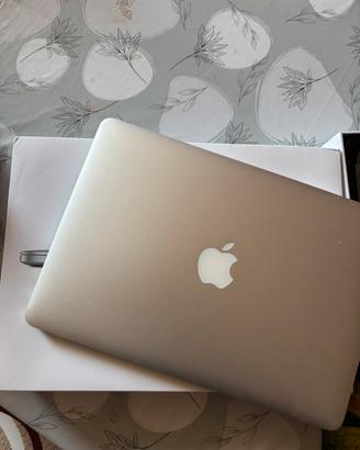 Mac book pro early 2015 con schermo rotto