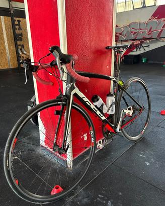 Bici da corsa felt z6