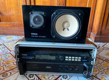 Amplificatore Yamaha con casse, effetti eco e mixe