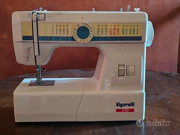 Macchina per cucire Vigorelli 230 con pedale