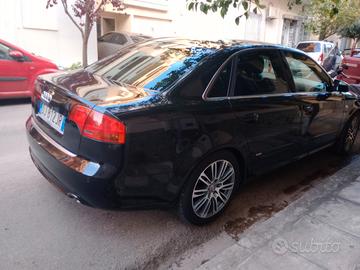 AUDI A4 S-Line 2.0 Diesel l'anno 2007