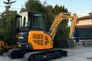 E257-ESCAVATORE KOMATSU PC55