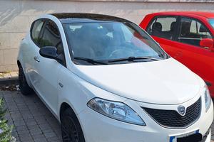 lancia ypsilon gold