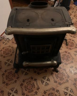 Stufa a legna in ghisa vintage