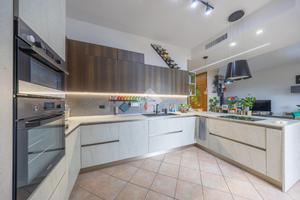 3 LOCALI A MONTE PORZIO CATONE