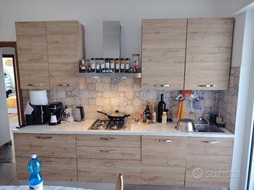 Cucina complete di elettrodomestici 
