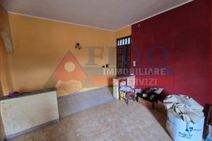 Soluzione di 476 mq con spazio esterno