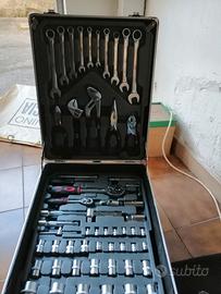 Valigia trolley completa di oltre 150 utensili