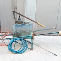 Antica carriola pompa irroratrice Volpi e Bottoli