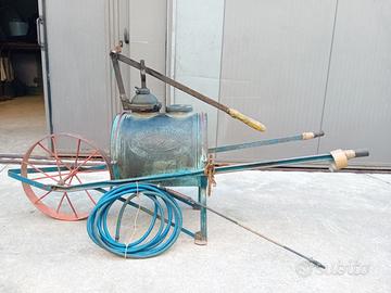 Antica carriola pompa irroratrice Volpi e Bottoli