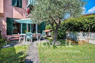 Villa di 186 m² con 5 locali e box auto a Ameglia