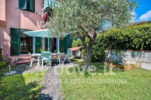 Villa di 186 m² con 5 locali e box auto a Ameglia