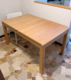 Tavolo allungabile e 4 sedie