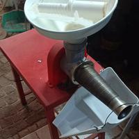 Passapomodoro elettrico con supporto