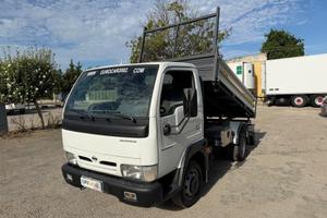 Nissan CABSTAR 3.000 RIBALTABILE TRILATERALE MT 3.