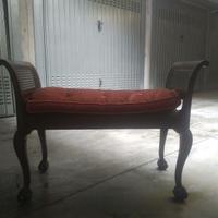 Panchetta d'epoca in legno con inserti in rattan