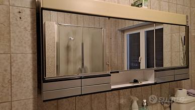 Specchio e mobiletto bagno