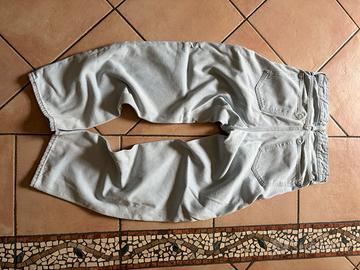 Pantaloni larghi