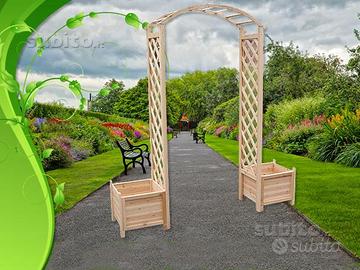 Pergola ad arco grigliato in legno massello con fi