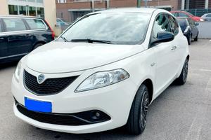 Lancia Ypsilon 1.0 Firefly S&S Gold Bianca