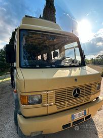 Mercedes T2 609D 1986 camper off-grid 5kWh litio