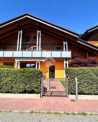 VILLA A SCHIERA CENTRALE A SAN MAURIZIO CANAVESE