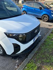 Furgone Ford curier ancora in garanzia