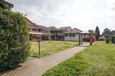 BILOCALE A TREZZANO ROSA