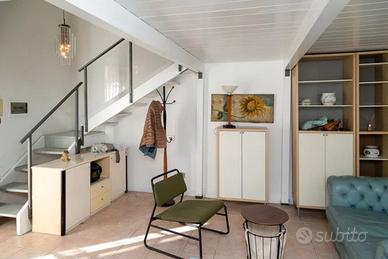 MONTEVERDE MONOLOCALE ARREDATO Su 2 LIVELLI