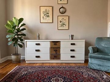 Cassettiera laccata bianca e ottone design anni 70