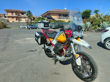 Moto Guzzi V85TT Evocative Graphics