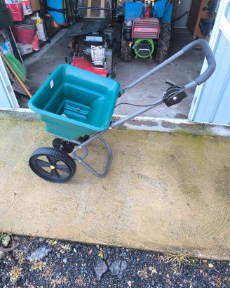 Seminatrice spandiconcime spandisale 