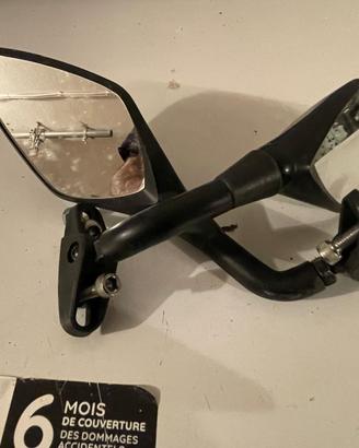 Specchietti e cavalletto moto